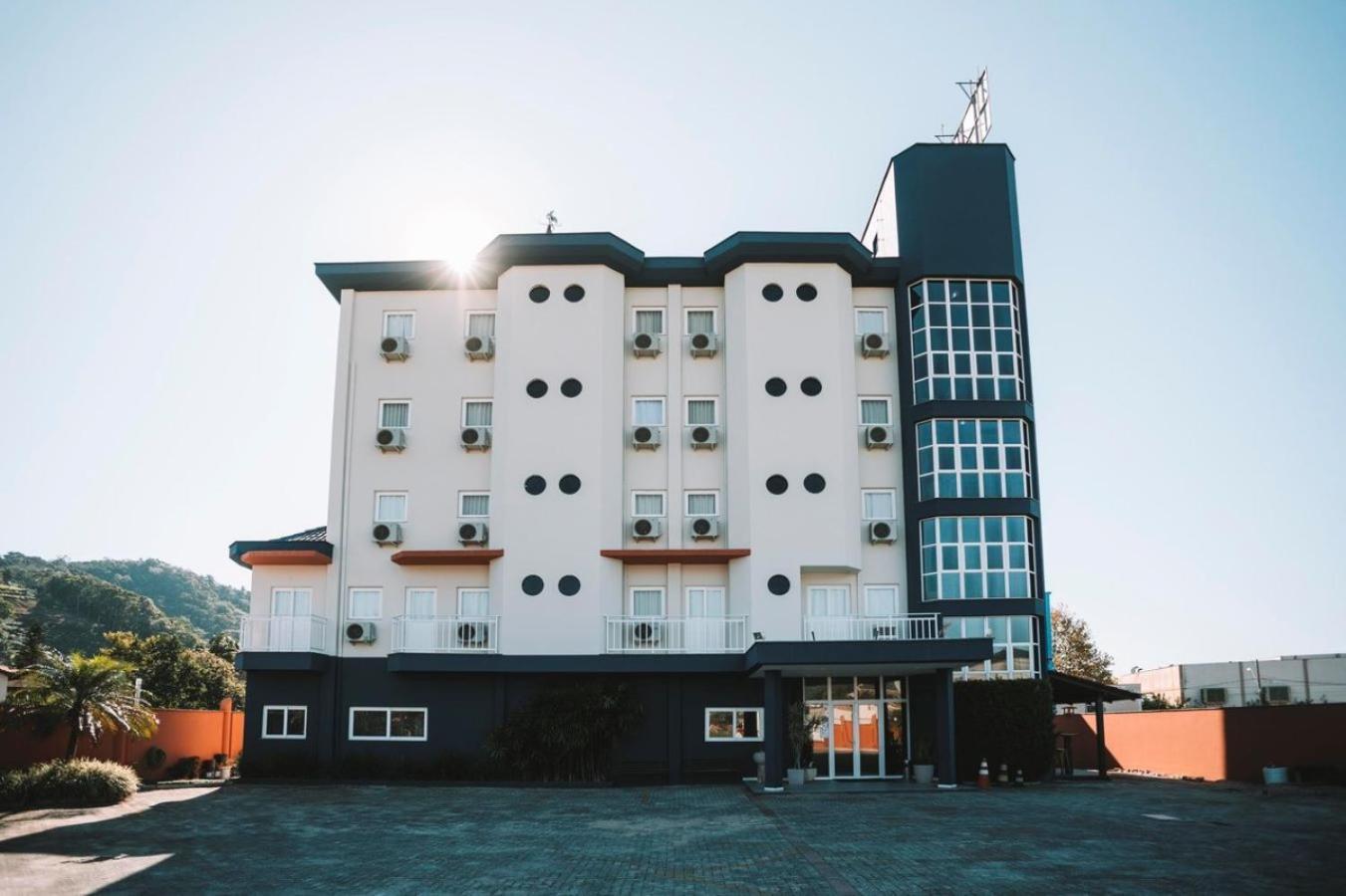 Andardac Hotel Guaramirim Exteriör bild